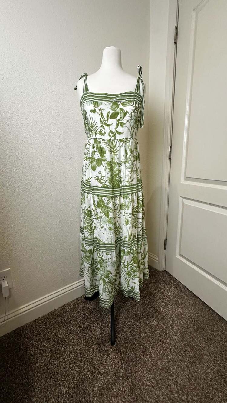 Sweet Wanderer Floral Print Tiered Midi Dress Size M Green White